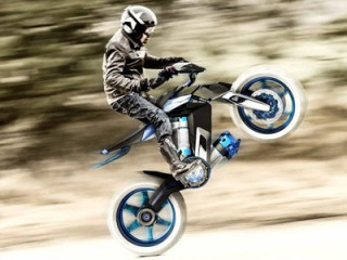 Yamaha показала концепт мотоцикла з водяним приводом